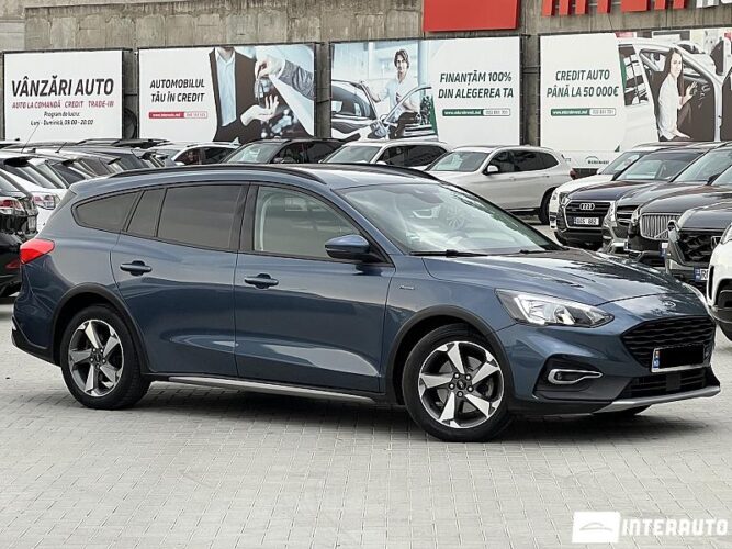 Ford Focus 33 interauto-car