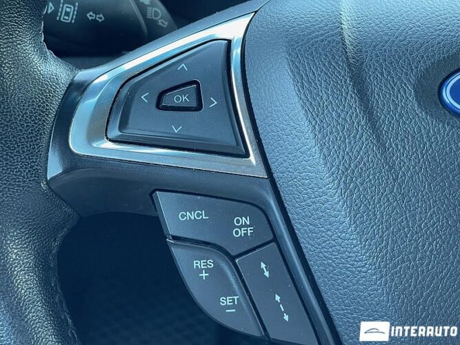 Ford Fusion 42 interauto-car