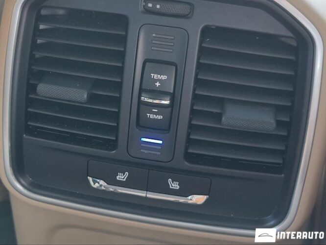 Porsche Macan 49 interauto-car