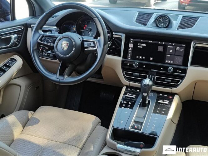Porsche Macan 42 interauto-car