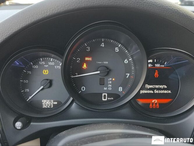 Porsche Macan 43 interauto-car