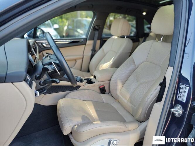 Porsche Macan 38 interauto-car