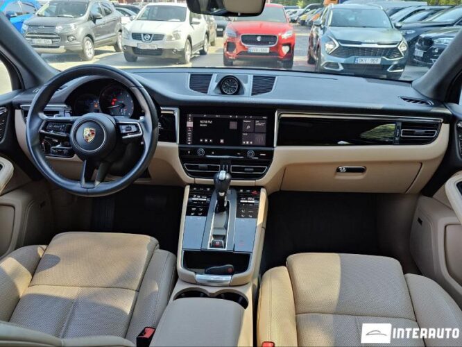 Porsche Macan 39 interauto-car