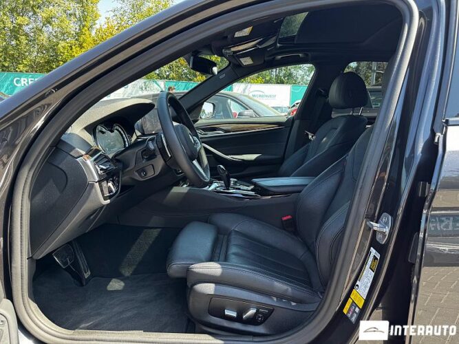 BMW 530e 42 interauto-car