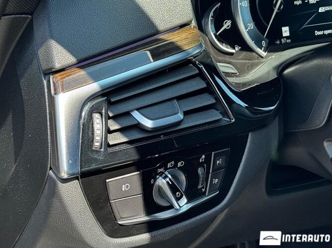 BMW 530e 56 interauto-car