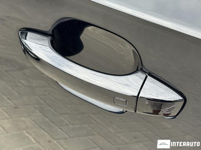 Audi Q7 54 interauto-car