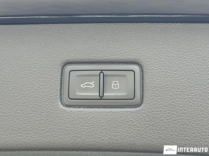 Audi Q7 61 interauto-car