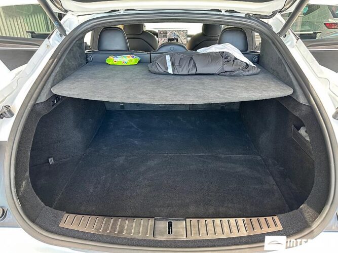 Tesla Model S 48 interauto-car