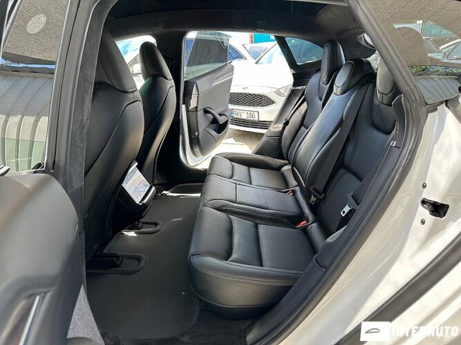Tesla Model S 42 interauto-car