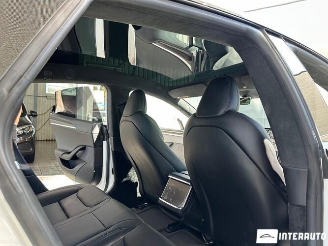 Tesla Model S 45 interauto-car