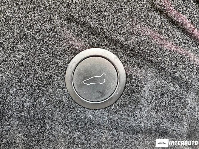 Tesla Model S 49 interauto-car