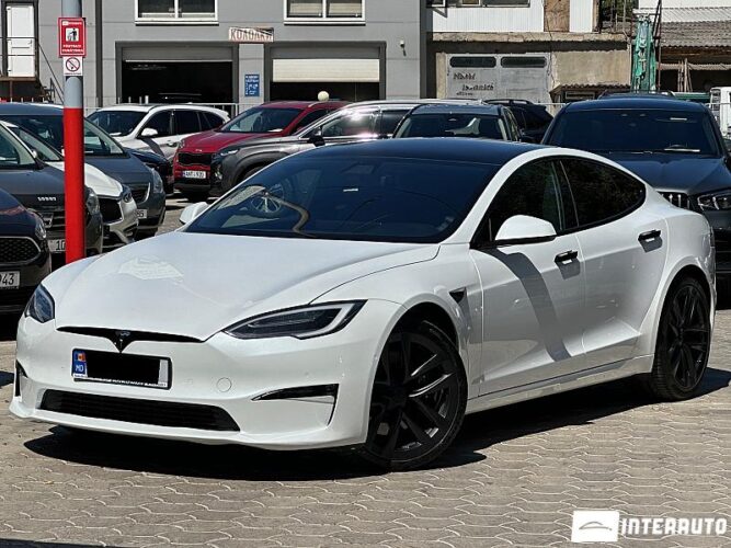 Tesla Model S 31 interauto-car