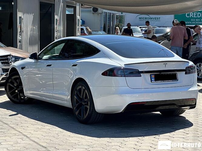 Tesla Model S 34 interauto-car