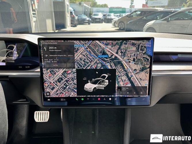 Tesla Model S 43 interauto-car