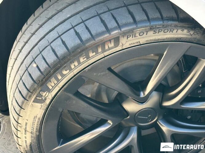 Tesla Model S 50 interauto-car