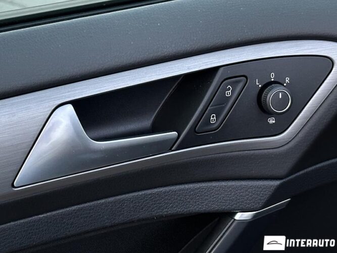 Volkswagen Golf 51 interauto-car