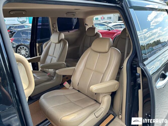 Kia Carnival 48 interauto-car