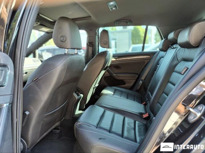 Volkswagen Golf GTE 33 interauto-car