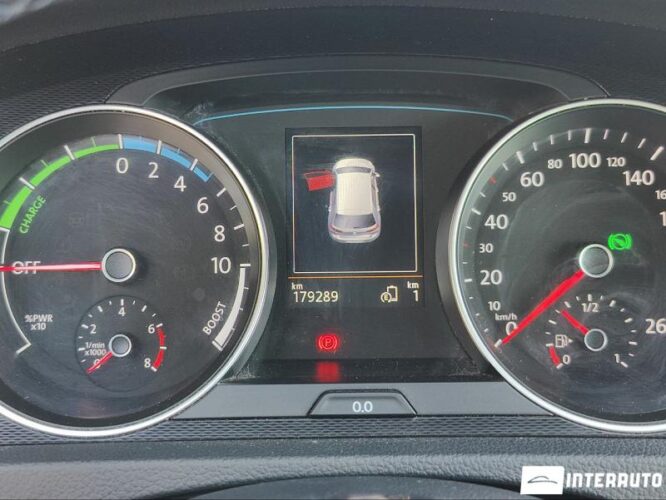 Volkswagen Golf GTE 36 interauto-car