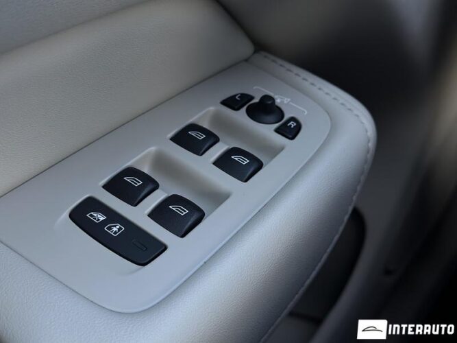 Volvo XC 60 44 interauto-car