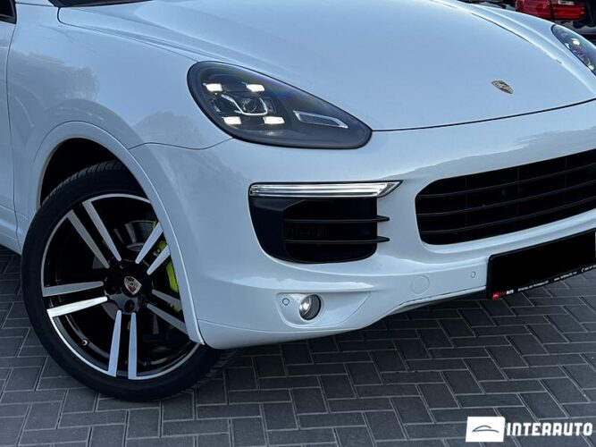 Porsche Cayenne S Hybrid 53 interauto-car