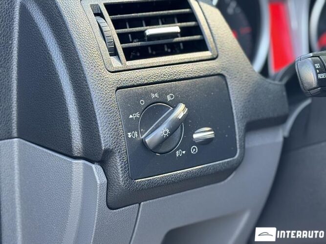 Ford Kuga 41 interauto-car