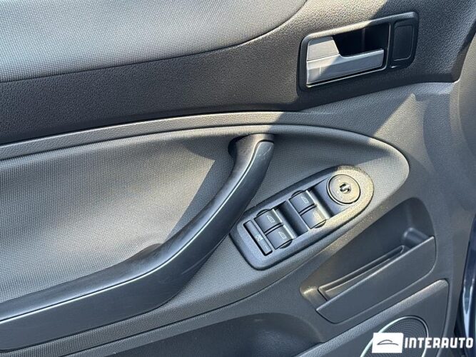 Ford Kuga 37 interauto-car