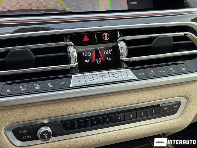 BMW X7 4.0i 45 interauto-car