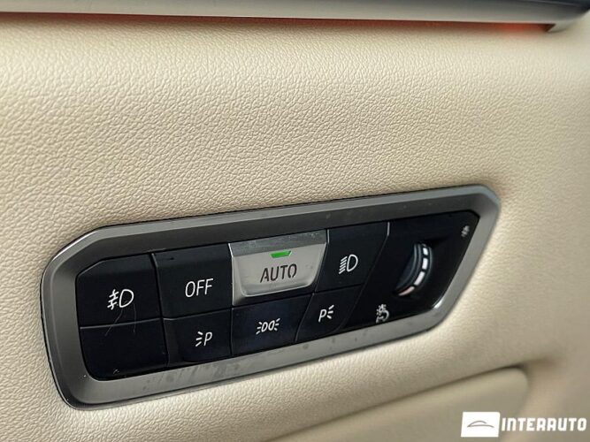 BMW X7 4.0i 42 interauto-car