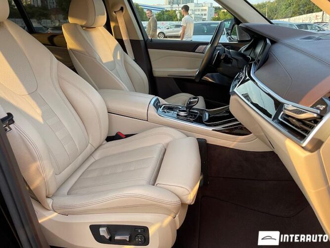 BMW X7 4.0i 48 interauto-car