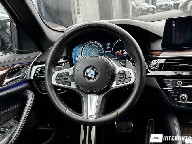 BMW 530e 38 interauto-car