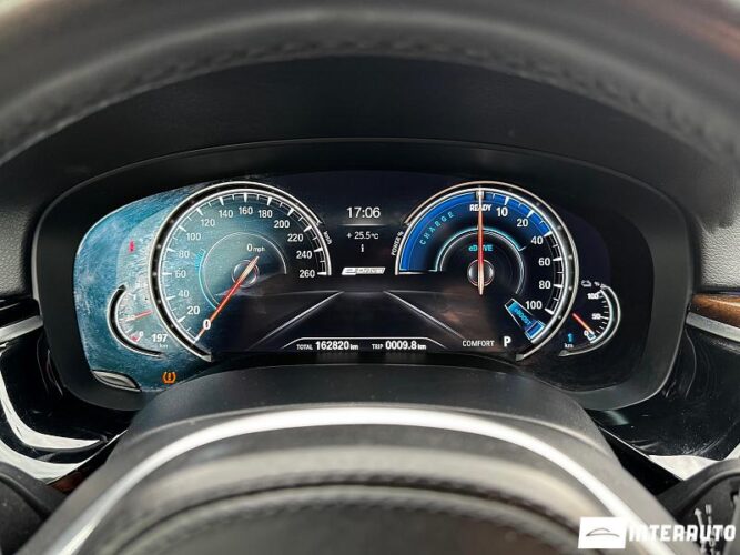 BMW 530e 37 interauto-car