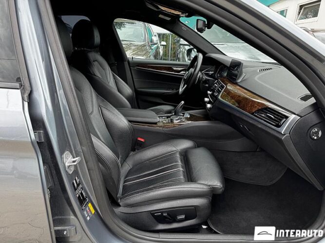 BMW 530e 33 interauto-car