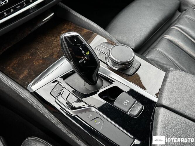 BMW 530e 41 interauto-car