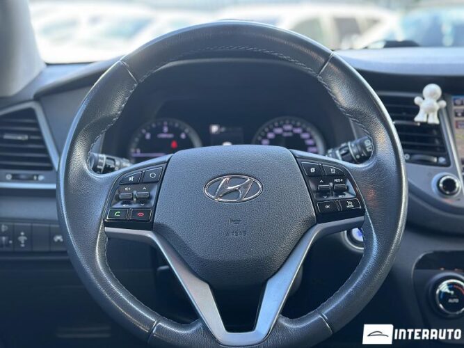 Hyundai Tucson 38 interauto-car