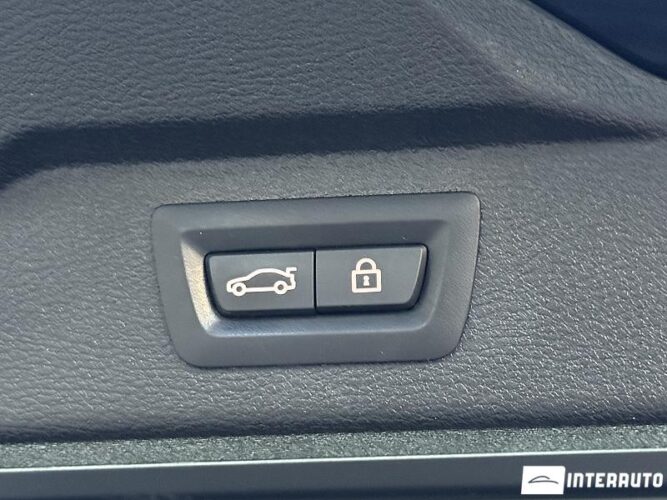 BMW X5 4.0e 64 interauto-car