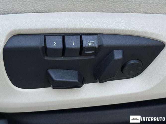 BMW X5 4.0e 60 interauto-car