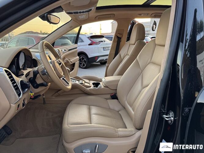 Porsche Cayenne 38 interauto-car