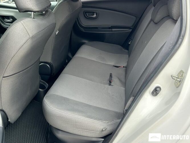 Toyota Yaris 43 interauto-car