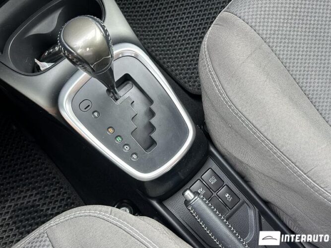 Toyota Yaris 40 interauto-car