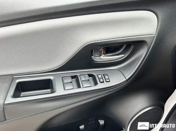 Toyota Yaris 33 interauto-car