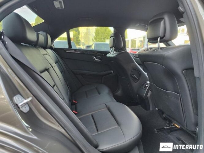 Mercedes E 220 36 interauto-car