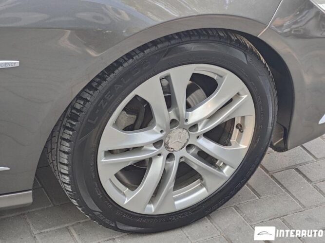 Mercedes E 220 46 interauto-car
