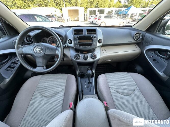 Toyota Rav-4 32 interauto-car
