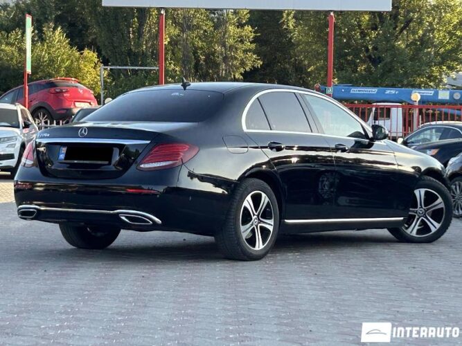 Mercedes E 220 31 interauto-car