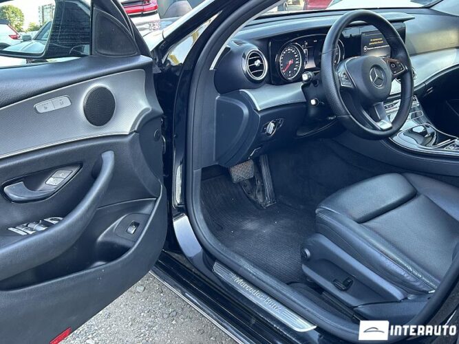 Mercedes E 220 33 interauto-car