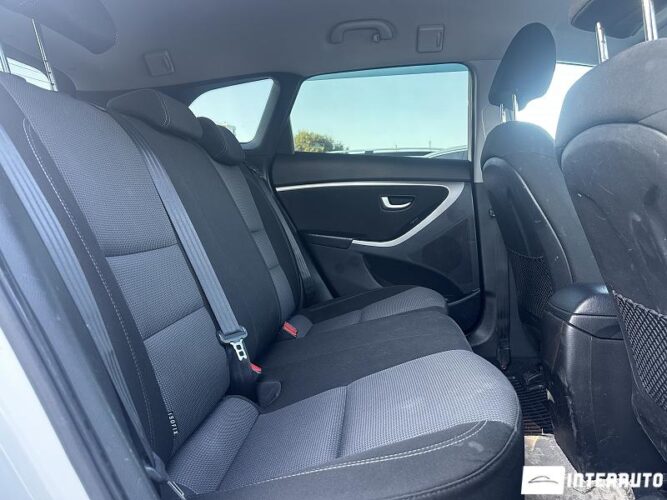 Hyundai i30 40 interauto-car