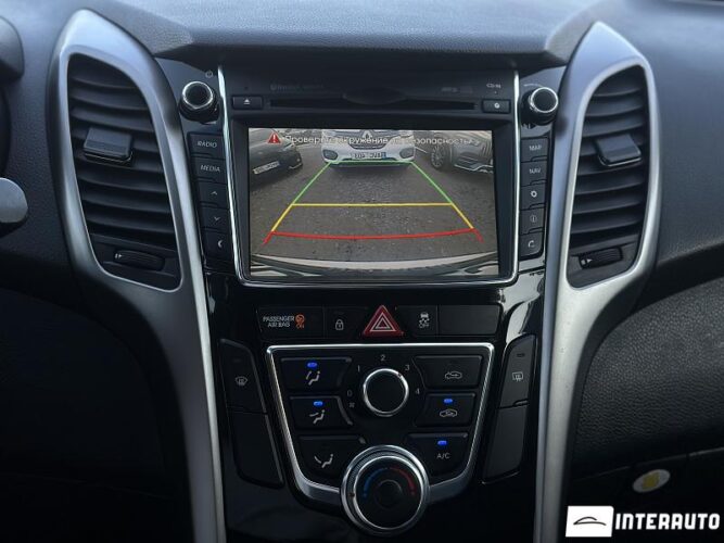 Hyundai i30 37 interauto-car