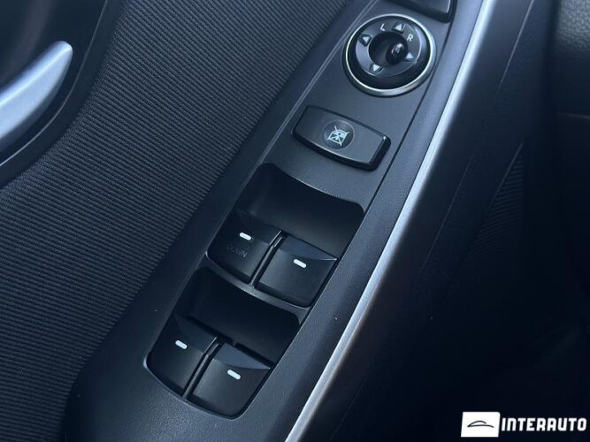 Hyundai i30 32 interauto-car