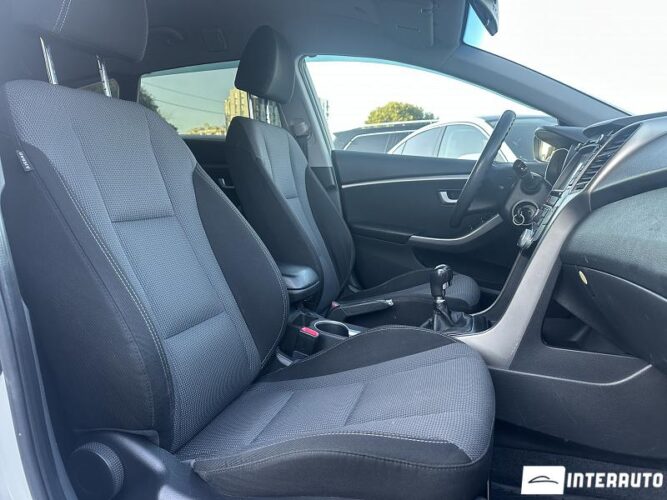 Hyundai i30 38 interauto-car